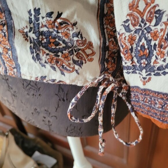 Lucky Brand Womens XS Floral Boho Long Sleeve Blouse With Button & Tie Detail - Picture 3 of 7